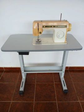 Máquina de Costura Singer - Usada