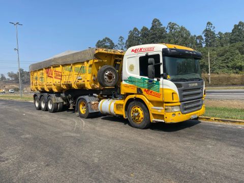 Scania P340 4x2 2011 + carreata basculante Rossetti de 30m3 2010 com pneus 