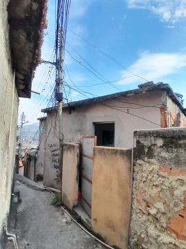 VENDO CASA EM PIEDADE