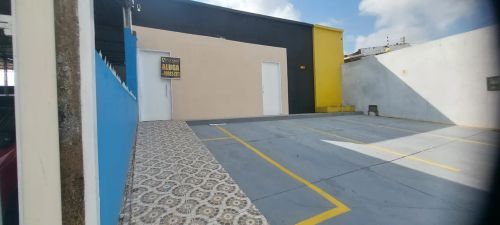 Imóvel para aluguel tem 220 metros quadrados em Farol - Maceió - AL