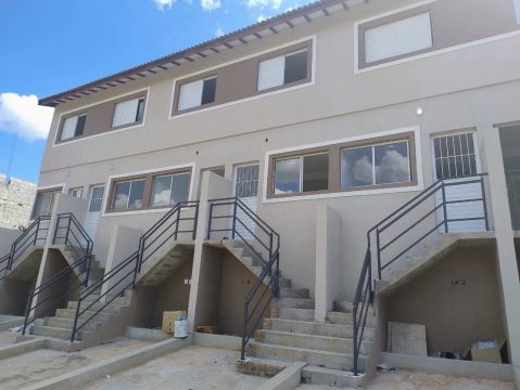 Sobrado novo com 2 quartos / Fin MCMV