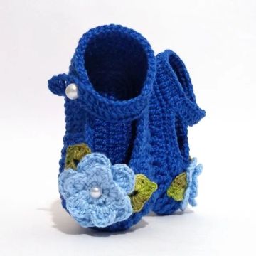 Sapatinho de croche feminino