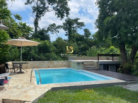 BS IMOBILIÁRIA VENDE Casa duplex com 4 quartos sendo 3 suítes 350 m² - Badu - Niterói/RJ