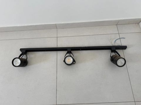 Trilho para 3 Lâmpadas Preto