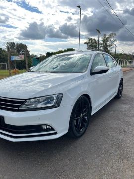 Vende-se Jetta em ótimo estado de conservação 