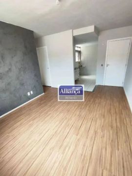 Apartamento com 2 dormitórios, 1 vaga de garagem à venda, 60 m² por R$ 205.000 - Colubande
