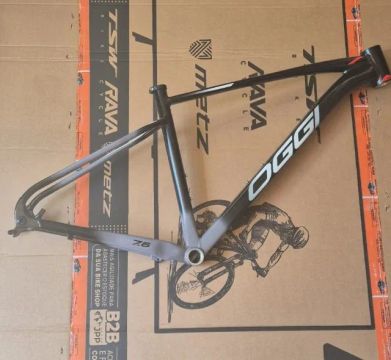 Quadro Oggi 7.6 2024 T. 17 M Preto / Cinza