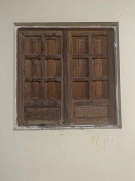 Janelas de madeira em ótimo estado