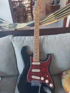 Guitarra Elétrica Tagima Tg530 semi-nova