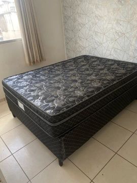 Cama Box Casal com Colchão - Ótimo estado!
