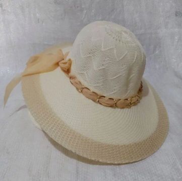Chapéu de Sol Feminino de Palha Bege Seminovo