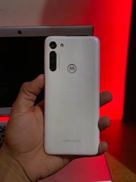 Moto g8  usado 