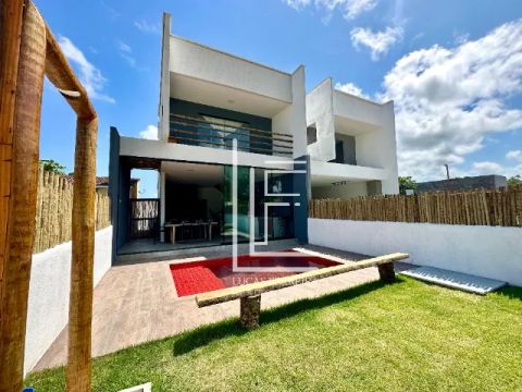 Belíssima duplex porteira fechada em Tatuamunha