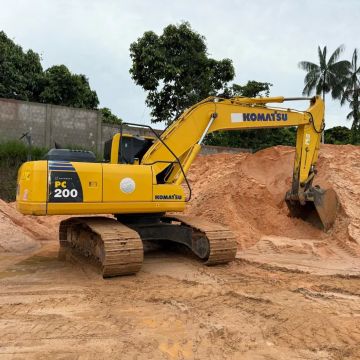 Escavadeira komatsu pc200 ano 2019