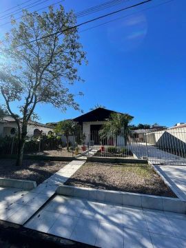 2 casas bairro Pinheirinho próxima de tudo, ótimo CUSTO BENEFÍCIO