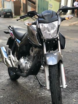 Troco fan 160 2023 por moto maior, moto muito conservada única dona. 
