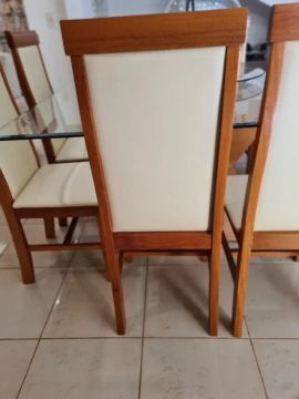 Mesa vidro 1.5x1.5m 8 cadeiras. Perfeito estado.