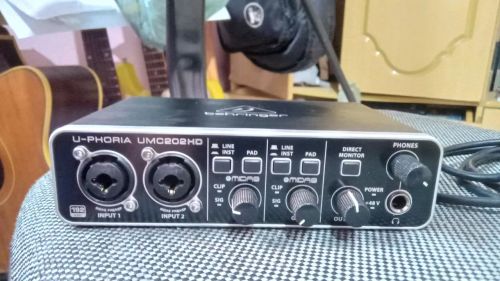 Interface de Áudio Behringer U-Phoria UMC202HD