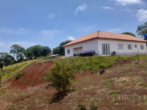 Sítio com 3 dormitórios à venda, 20200 m² por R$ 780.000,00 - Centro - Monte Sião/MG
