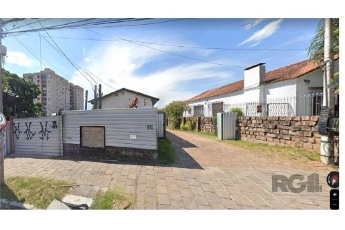 Excelente oportunidade de investimento, são 2296m². São 18,10 metros de testada para Av. A