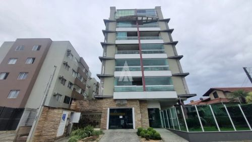 Apartamento com 3 quartos, 1 sacada com churrasqueira no bairro Bom retiro em frente ao Co