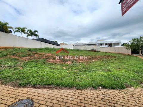 Lote em condomínio em Rua Nakhel Ibrahim Tanash Toubia - Residencial Villa Dumont - Bauru/