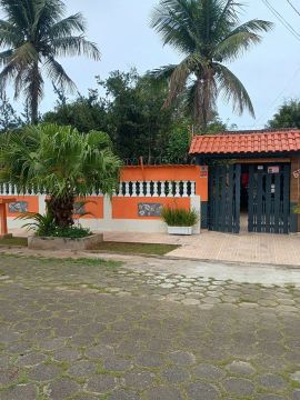 Excelente casa de praia em Itanhaém, 420 mil reais  a 350 metros da praia 
