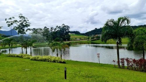 Terreno no Condomínio Duquesa de Chartres (560m2)