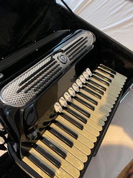 Acordeon GIULIETTI 120 baixos 