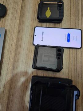 Samsung Galaxy ZFlip 5 novo zero sem nenhum detalhe
