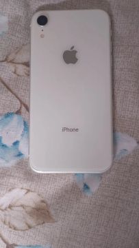 iPhone XR branco semi novo