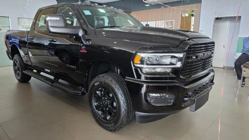 RAM 2500 LARAMIE NIGHT EDITION PRONTA ENTREGA