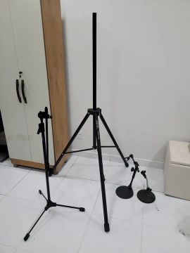 Pedestal Tripé para PA amplificador e microfone