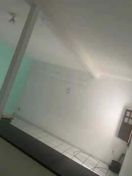 Aluga-se apartamento 2/4 Vale dos Lagos 