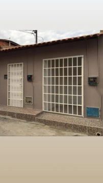 Alugo Casa