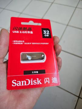 Pen Drive SanDisk 32GB Original Novo com músicas já gravadas ou sem nada (Não entrego)