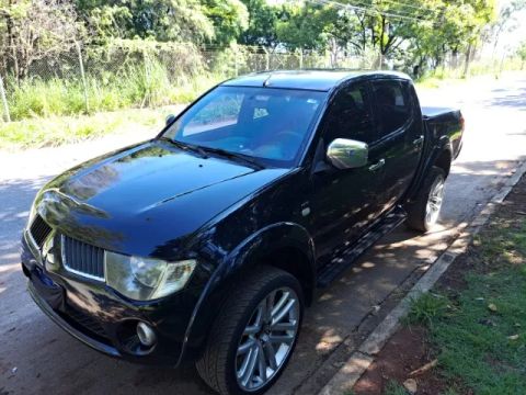 Caminhonete Triton 4x4 