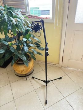Suporte para Microfone Condensador com Pop Filter Seminovo