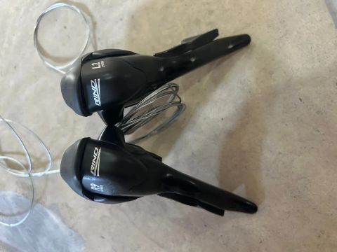 Par de Sti 2x9 Velocidades