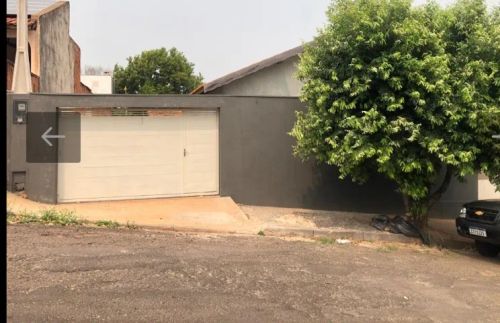 Casa com Piscina- Venda