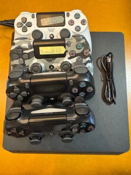 PS4 500gb + 4 controles