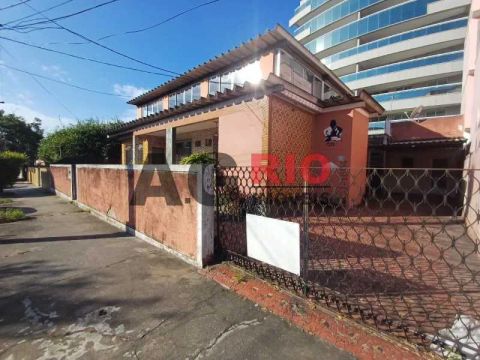 Casa de rua : Duplex / Residencial / Vila Valqueire