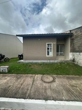 Alugo - Casa em Condomínio fechado - Bairro Miritiua Turu