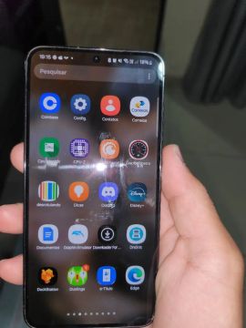 Samsung Galaxy S23 pequeno trincado