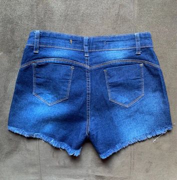 Short Jeans Desfiado - Tamanho 38/40