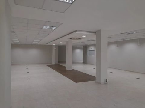 Loja comercial com 350m² - À venda na Avenida Rio Branco, Centro de Florianópolis.