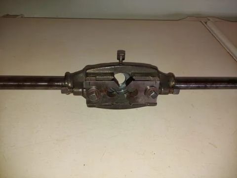 Tarracha ou cossinete corneta para metal ou plástico 