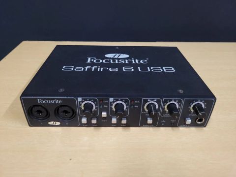 Interface de áudio Focusrite Saffire 6 USB 1.1