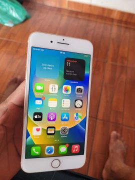 Vendo lindo iPhone 8 Plus todo original 