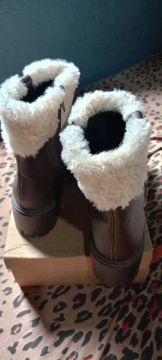 Botas de inverno marrons com pelo